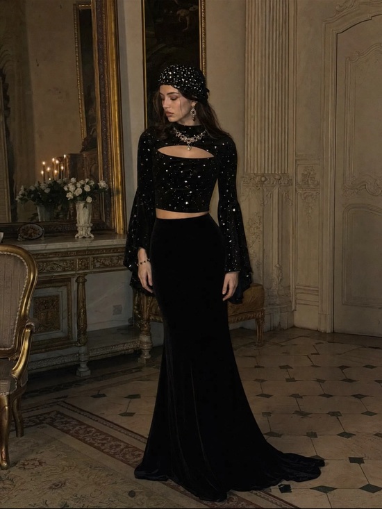 Cider Tops - Cider Velvet Star Pattern Bell Sleeve Crop Top